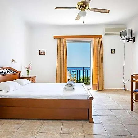 Stefanos Hotel Valsamata